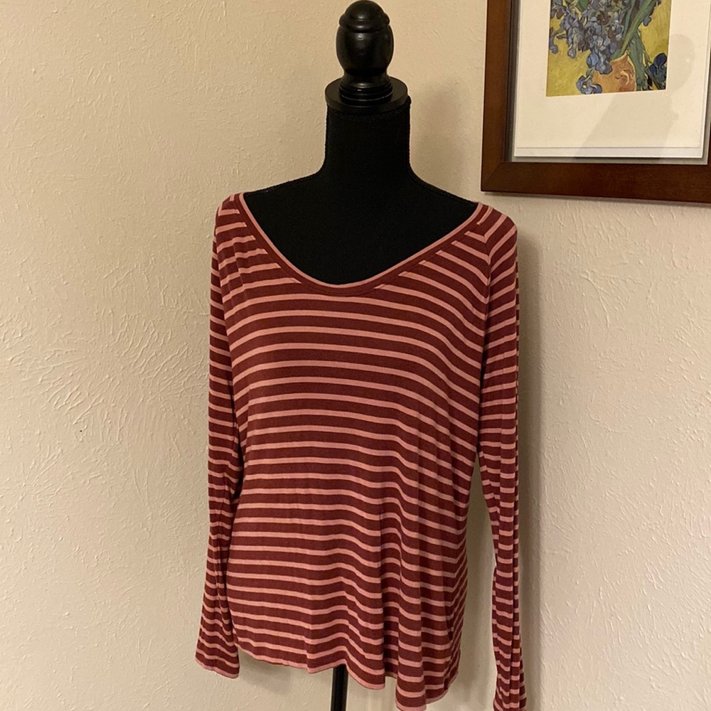 Cabi strip long sleeve shirt size m 98% polyester and 2% spandex